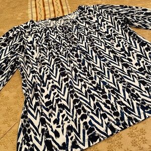 Jennie & Marlo top, navy/black print, silver buttons, poly/spandex blend, 1X